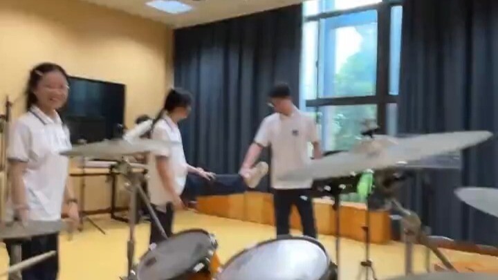Report to the teacher: Those three are dating.