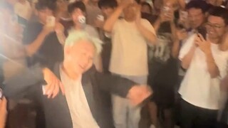 真的顶流是没有架子的