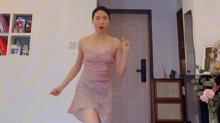 Hopefully, retro and cheerful jazz dance can heal your unhappiness throughout the day!