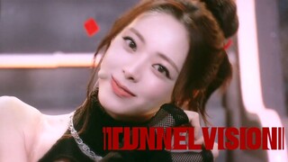 Sân khấu ca khúc chủ đề TUNNEL VISION trong lần trở lại mới nhất của ITZY