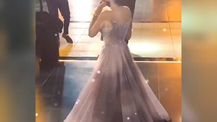 واو! هذه الفتاة جميلة حقًا!