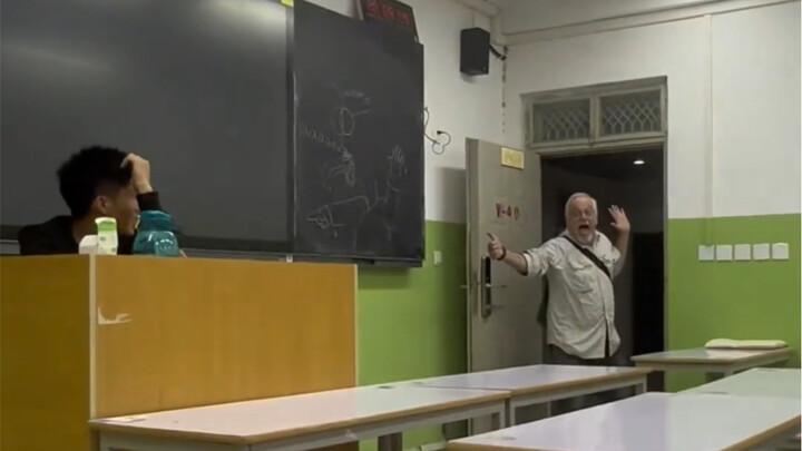 Kakek kecil yang imut banget!!