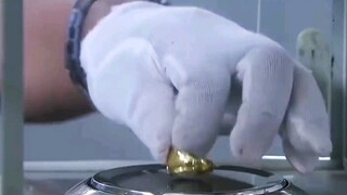 女人把祖传金戒指卖掉，凭借卖盒饭走上了人生巅峰。