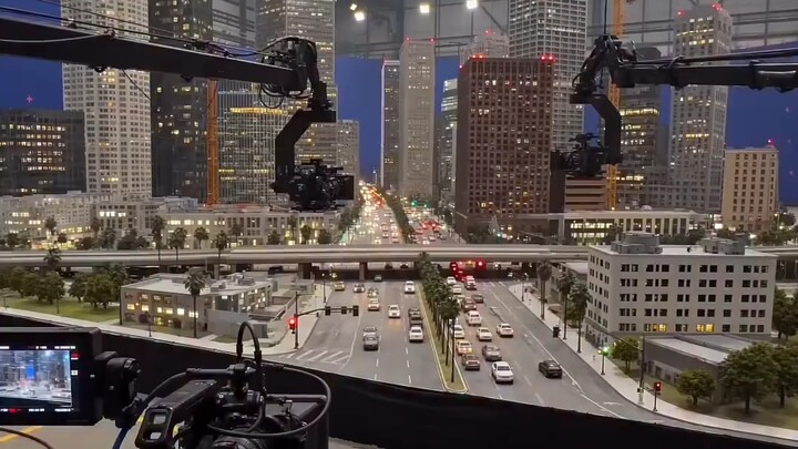 Immersive experience of the behind-the-scenes footage from Hollywood disaster films