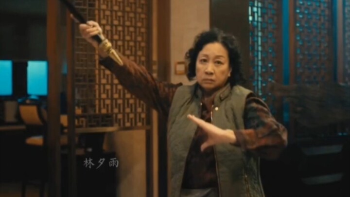 “Adegan Pertarungan Legendaris ‘Awalan Bergaya Hua Shan dengan Golok Satu Tangan’ dalam ‘Menatap Cah