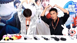 Tưởng sẽ rất khó xử nhưng không ngờ lại hài hước đến thế‖ Nỗ lực từ hai người hướng nội