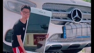 Seorang pria yang malu melihat
