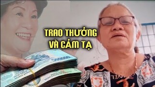 TRAO THƯỞNG CHO CÔ SƯƠNG. CÁM ƠN CÔ ĐÃ BÁO TIN TRƯỜNG HỢP CUA CÔ NƯƠNG.