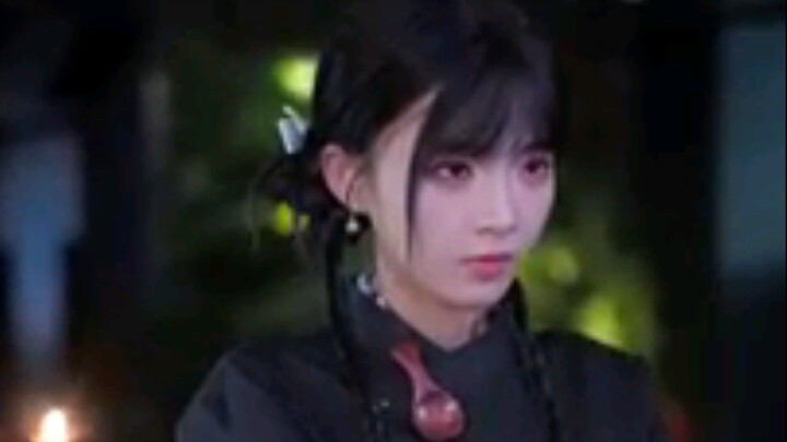 1. She had a sweet romance in the underworld with her cold-faced boss.