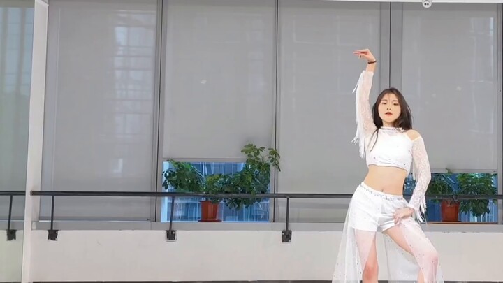 [Kucing Panda] Gadis ini seharusnya hanya ada di surga! Cover lagu "Time" karya Jiang Zhenyu dari Ch