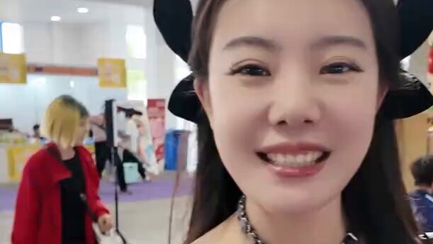 Mọi người đều là người châu Âu! Thì ra việc chà xát cũng mang lại may mắn! ! !