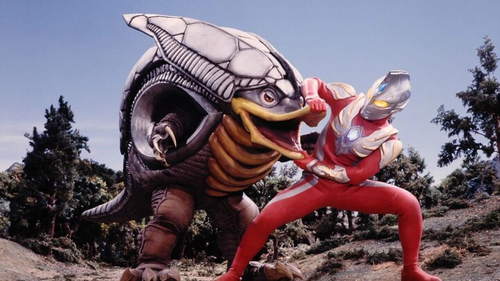 Ultraman Max Episode 35 :  "Adam dan Hawa dari Nebula M32".