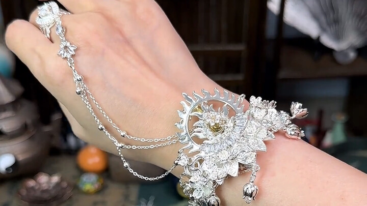 Fan: Mekanismenya ada di selongsong. Pavilion Master: Apa mungkin ini tidak ada hubungannya dengan s