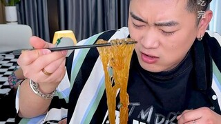 #Chen Shu Spicy and Sour Rice Noodles  Binbin only has this much courage~ #Delicious and Can't Stop 