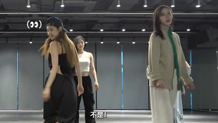 给宁宁记舞蹈动作情绪价值拉满的冬冬