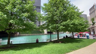chicago river walk
