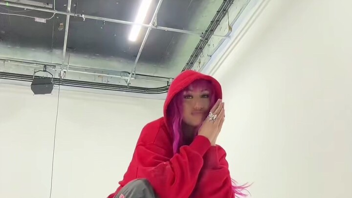 Giờ đây, Teesha yêu dì Rie cũng giống như yêu mẹ Parris vậy