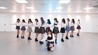 สาวเกิร์ลกรุปสิบสองคนเต้นคัฟเวอร์เพลง FIESTA ของ IZ*ONE