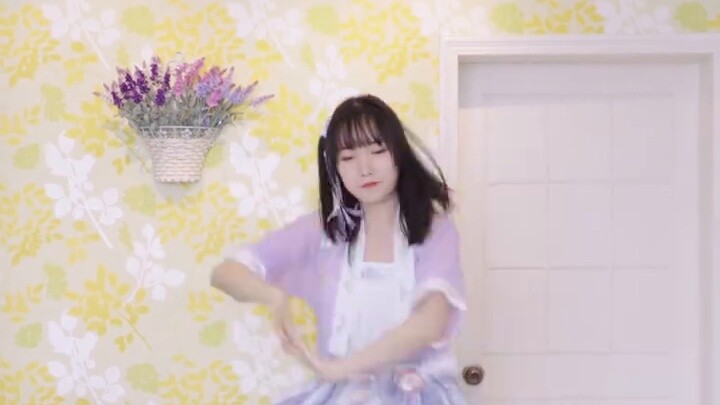 "Walking across the world with a sword, watching the prosperity with a smile" [Original Choreography