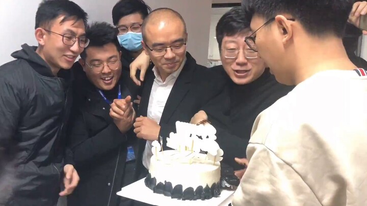 Chúc mừng sinh nhật Booth, ông vua xổ số tương tác!