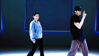 闫桉程潇双人舞练习室未删减版，双王即视感