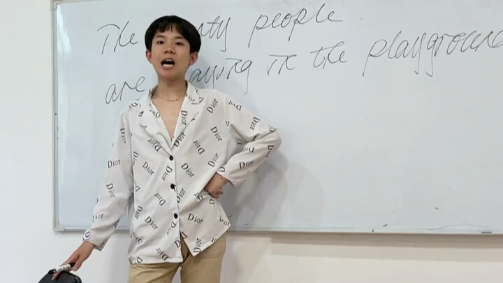 Trước khi cô giáo tiếng Anh kiểm tra bài tập, ai cũng như thế này à🥺🥺