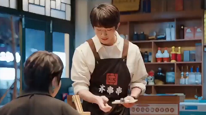 Tình yêu thì không thể giấu được, hãy ngậm miệng lại! Đôi mắt cũng sẽ nói lên tất cả…