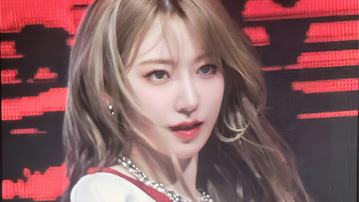 ใครจะไปรู้เสน่ห์ของเธอที่สามารถเปลี่ยนหน้าได้ในพริบตาและพุ่งจากแถวหลังไปตำแหน่งกลางได้ล่ะ Bluebeard 