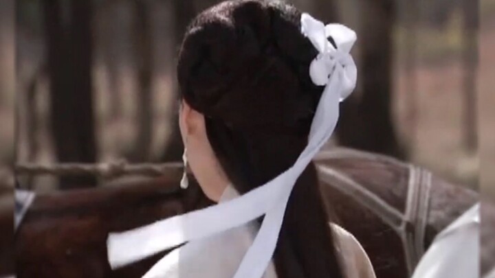 Những điệu nhảy ngày nay toàn xoay vòng tròn để qua mắt khán giả, còn mỹ nhân thời xưa khiêu vũ, nhì