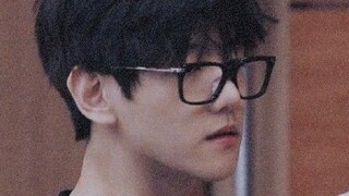 【边伯贤】下辈子，你平凡一点，我努力一点。算了，还是我更努力一点吧。我怎么舍得你平凡……