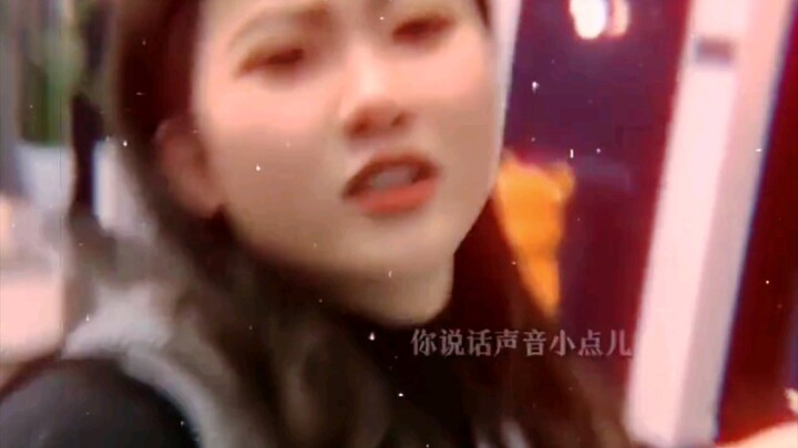 Apakah semua pria berbicara dengan suara keras?