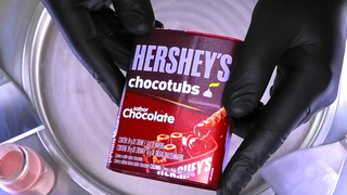 ไอศกรีมโรลสุดอร่อยกับ Hersheys Choco Tubes - ไอศกรีม Hersheys ทอดแสนอร่อย ASMR อาหาร