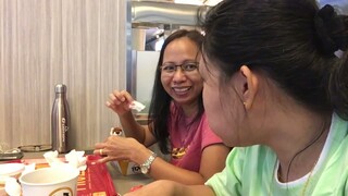 EATING AT TEXAS CHICKEN WITH HER ITS MY PLEASURE // ITS PURPOSE IS TO MAKE HER CHUBBY