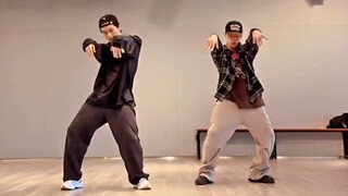 Lee Mark, who insists on taking dance classes even in his busy schedule! His skills have improved ev