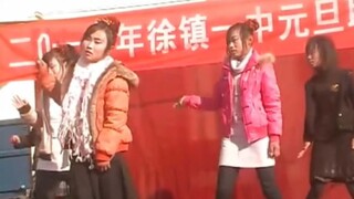 十多年前的校园文艺汇演，现在回头看看有多尴尬