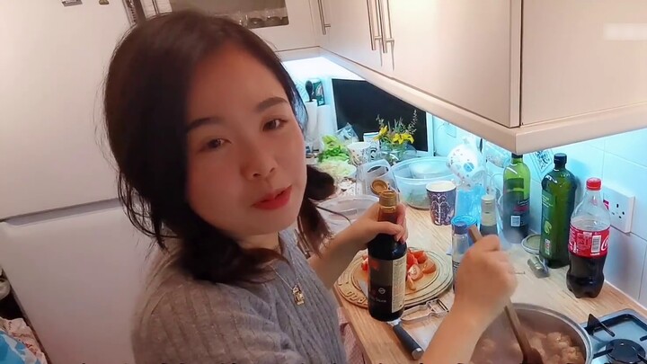 The British mother-in-law ate Coke chicken wings for the first time, and she was shocked, hahahaha~