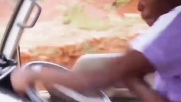 Thần xe Audi bạt mạng