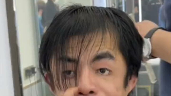 Anh trai 28 tuổi từ Trịnh Châu đến Thành Đô để “giải cứu” kiểu tóc Morgan khó như địa ngục!