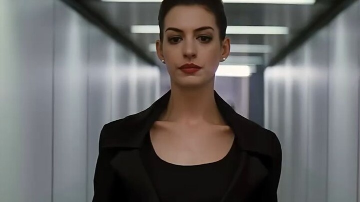 Catwoman paling keren sepanjang masa! Anne Hathaway