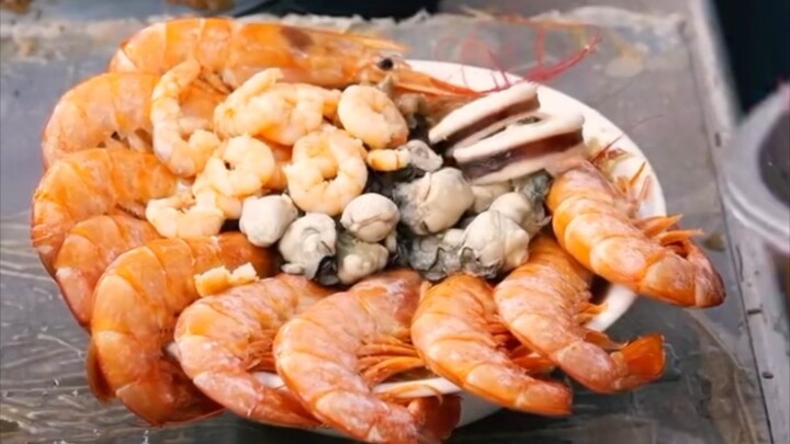 Bán 10 tệ một miếng có gì quá đáng không nhỉ