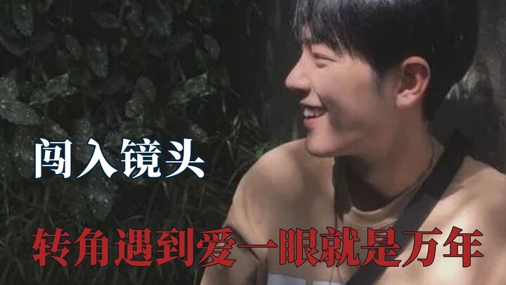 A passerby unexpectedly walked into the frame—Xiao Zhan is truly the world’s most handsome!