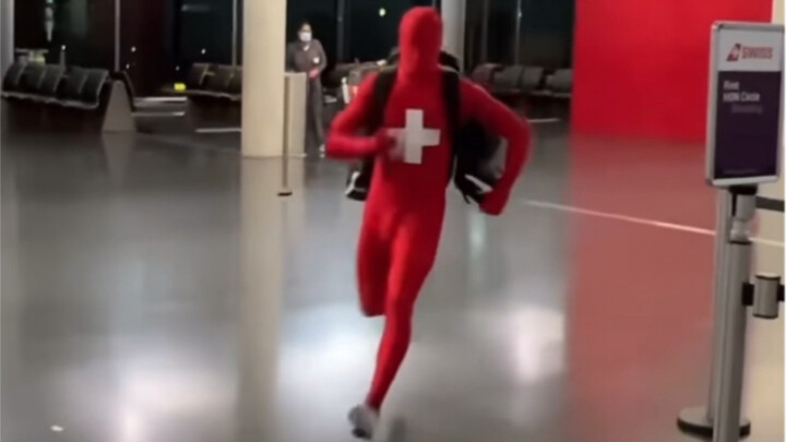 【نقل】المتزلج السويسري نيكولا هوبر يسارع إلى موقع الألعاب الأولمبية الشتوية في بكين