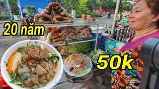 Bún bò Huế cô Minh hơn 20 năm cực đông khách, có thêm món dồi cực ngon