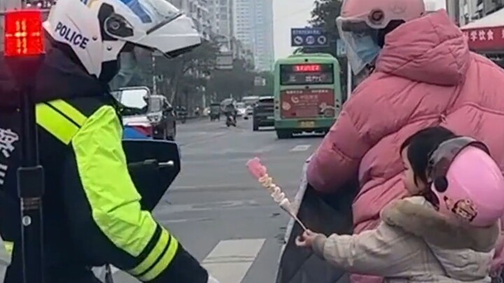 人类幼崽的治愈时刻，太治愈了，原来快乐可以如此简单！