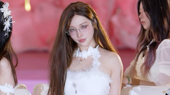 คนรักแว่น ยังเอาชนะใจคุณไม่ได้เหรอ?
