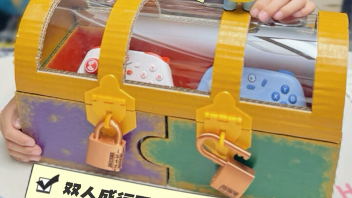Tôi đã dùng thùng carton chuyển phát nhanh để tái hiện chiếc rương kho báu y hệt trong game, 6 mã số