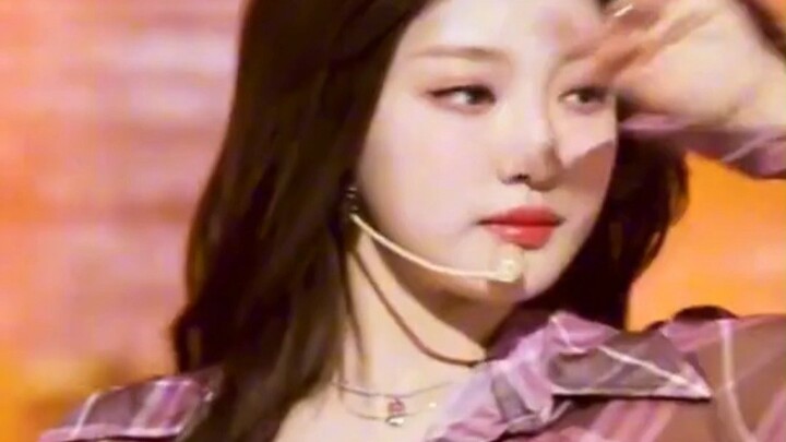 Ning Yizhuo: Người hâm mộ sẽ thắp lên một ngọn đèn flash riêng dành cho bạn!