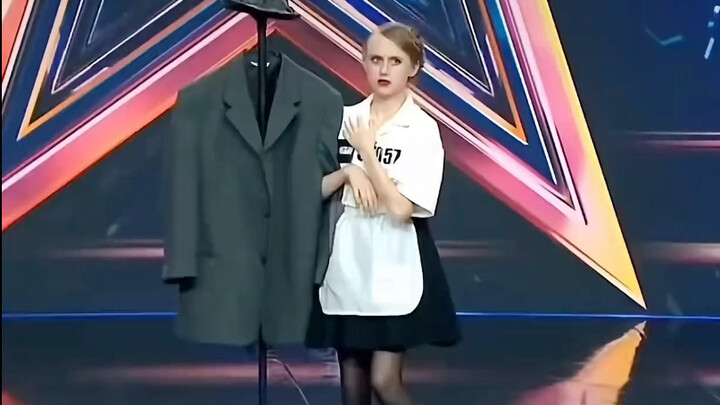 เสื้อผ้าหนึ่งชิ้น กับการแสดงของคนเดียว แม้จะไม่มีบทพูดสักคำ แต่กลับทำให้ฉันดูซ้ำแล้วซ้ำเล่า