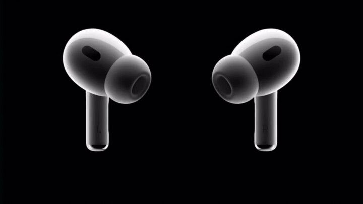 ear 8d