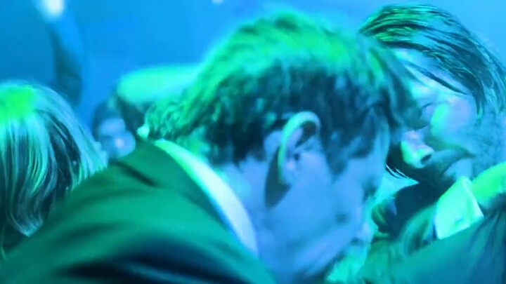 Untuk menjadi pembunuh, kamu harus membunuh "anjingnya" dulu? [Penjahat Berjas/Pengintai/Pembakaran 